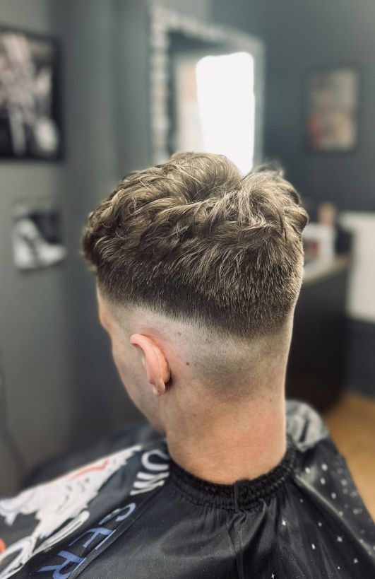 Nowoczesne fryzjerstwo męskie i cieniowanie boków - Jawor